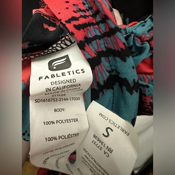 Fabletics Liza Romper Size Small Silky Fabric Relaxed Fit Booty Shorts NWT - Picture 5 of 6